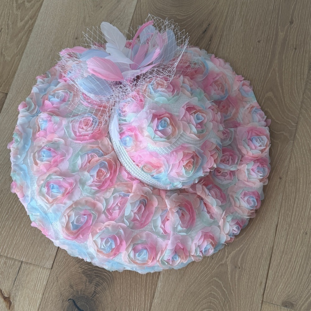 Bellissima Floral Overlay Dressy Derby Hat NWT - Picture 9 of 10